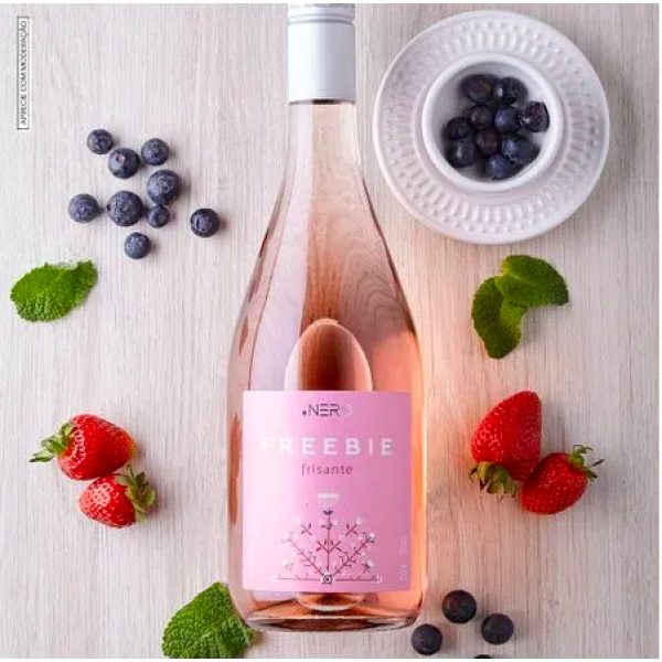 Vinho Frisante Ponto Nero Freebie Rosé 750ml